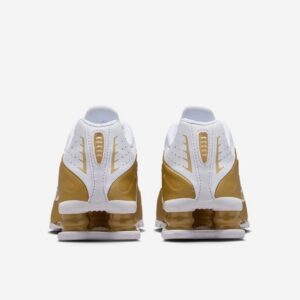 Sapatilhas Nike Shox R4 Douradas e Brancas Júnior