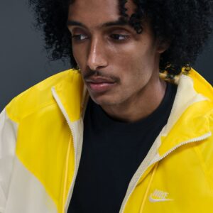Casaco Corta-Vento com Capuz Nike Heritage Sportswear Windrunner Branco e Amarelo Para Homem