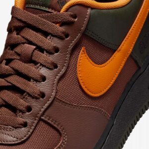 Sapatilhas Nike Air Force 1 GORE-TEX Castanhas e Laranja Para Homem